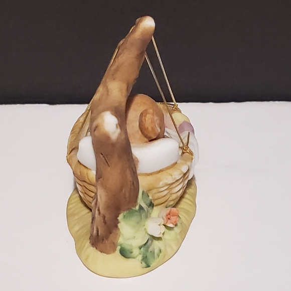 Baby Mouse in Cradle Figurine Vintage Enesco 1975 - Picture 4 of 9
